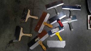 lot 244 image: Miscellaneous trowels