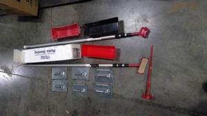 lot 251 image: Panting items