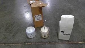 lot 269 image: Bobcat Oil filters, ait filter