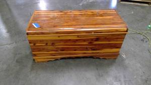 lot 271 image: Cedar chest