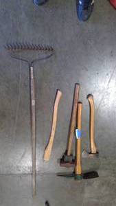 lot 277 image: Yard tools