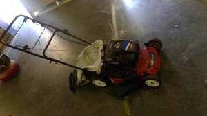 lot 287 image: Toro Lawn mower