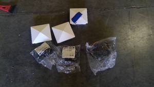 lot 313 image: Fence Items