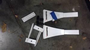 lot 330 image: Roof rack parts