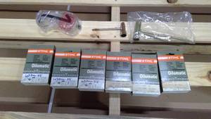 lot 362 image: Stihl Chain saw chains, goggles