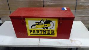 lot 382 image: Concrete saw box, box only