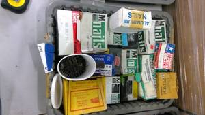 lot 413 image: Assorted Nails