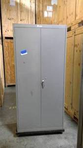lot 417 image: Metal Cabinet