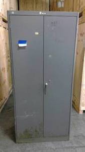 lot 421 image: Metal Cabinet