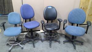 lot 426 image: Office chairs