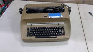 lot 438 image: IBM typwriter