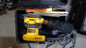 lot 470 image: DEWALT palm sander
