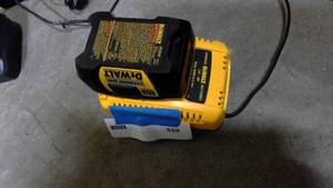 lot 520 image: DEWALT 18v Lithium ION battery and charger