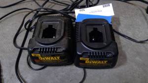 lot 522 image: 2 DEWALT 7.2-18v chargers