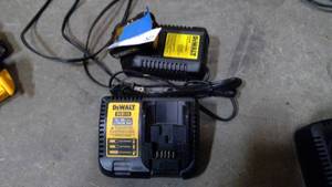 lot 527 image: DEWALT 12v battery and charger