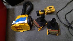 lot 528 image: DEWALT 2 lights 2 battery adapters