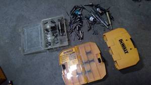 lot 543 image: Assorted Driver bits and emoty DEWALT cases