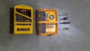 lot 544 image: DEWALT Drill bits