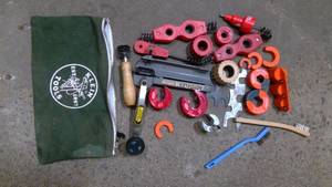 lot 567 image: Assorted Pipetube cutterscleaners