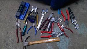 lot 572 image: Assorted Hand Tools