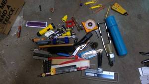 lot 593 image: Assorted tools