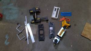 lot 604 image: Assorted jigs