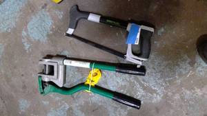 lot 611 image: Greenlee Metal stud punch