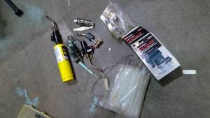 lot 634 image: Soldering items and glue gun