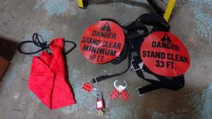 lot 632 image: Safety items
