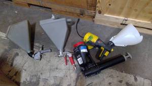 lot 633 image: Knock down texture sprayers