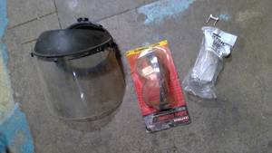 lot 629 image: Safety items