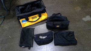 lot 654 image: Dewalt Soft bag assorted soft bags