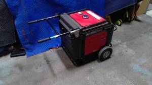 lot 659 image: HONDA Eu6500is Inverter Generator