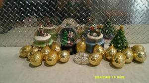 lot 22 image: Ornament & Candles