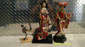 lot 23 image: Geisha Statues & Music Box Circa 1960s Japan