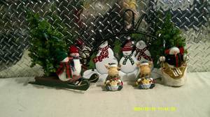 lot 36 image: Snowman & Moose Decor