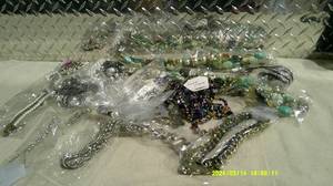 lot 47 image: &nbspVintage Costume Jewelry Bundle 5