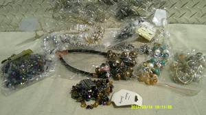 lot 48 image: Vintage Costume Jewelry Bundle&nbsp6