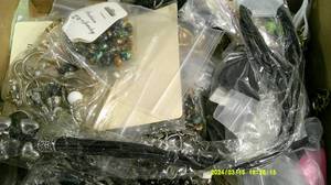 lot 73 image: Vintage Costume Jewelry Bundle  9