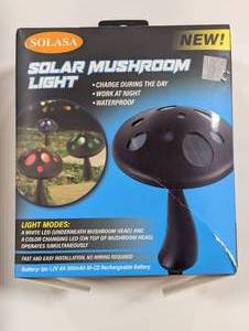 lot 6 image: Solar Mushroom Light LED - Fast N Easy