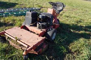 lot 15 image: Gravely Promaster 18-H Ride Behind Mower