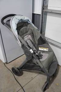 lot 33 image: Graco Stroller