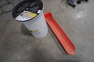 lot 44 image: Fishing Ice Hole Cover with Bucket