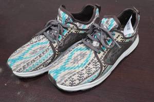 lot 75 image: Ariat Ladies Shoes - Size 9