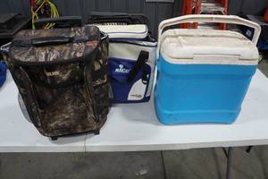 lot 90 image: Assorted Coolers
