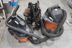 lot 95 image: 3 Shop Vacs