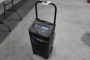 lot 105 image: Diehard Battery Charger