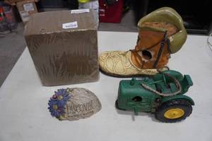 lot 110 image: Lawn Dcor