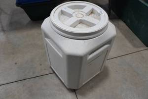 lot 242 image: Food Storage Bin