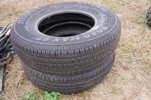 lot 317 image: National Roadmax ST Tires ST22575R15